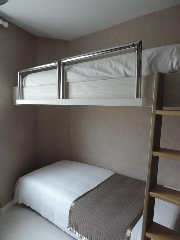 Logis Hotel Restaurant Cazes Arazat Laissac エクステリア 写真