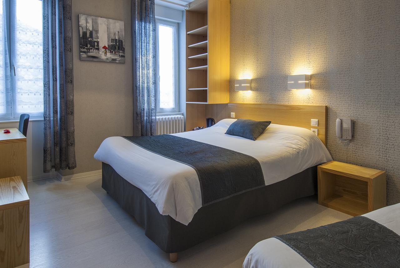 Logis Hotel Restaurant Cazes Arazat Laissac エクステリア 写真
