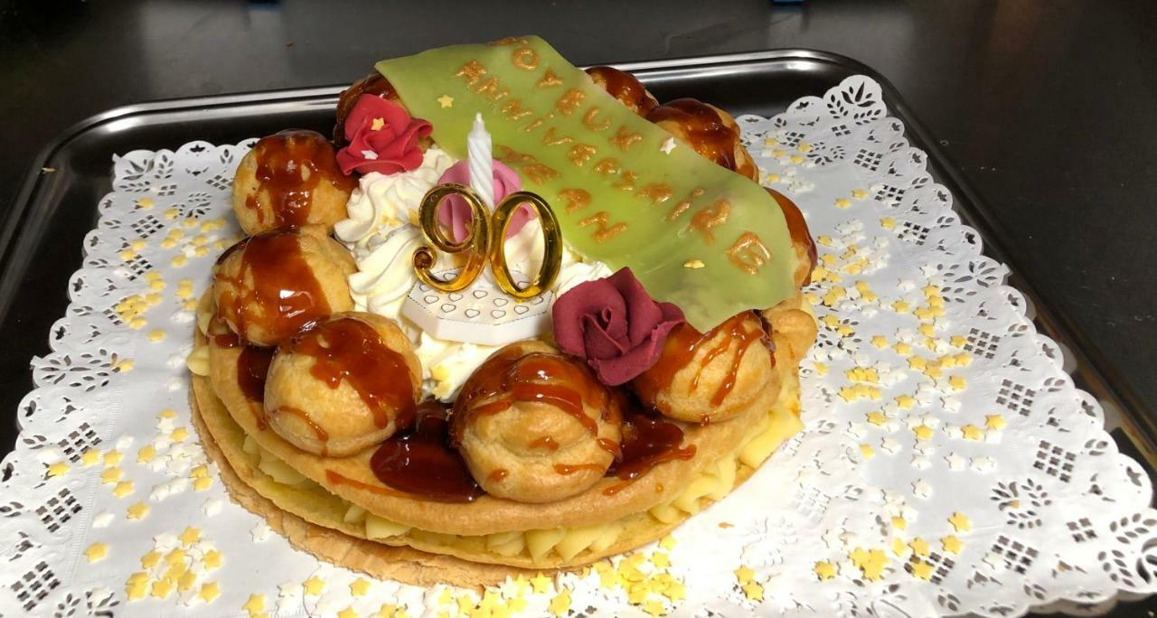 Logis Hotel Restaurant Cazes Arazat Laissac エクステリア 写真